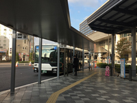 E1 bus stops